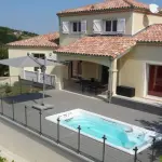 Piscina a casa: modelli e cosa sapere